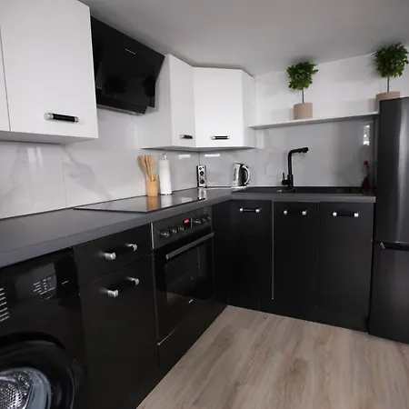 80qm - 4 - Private Parking - Keller-basement - Mallibase