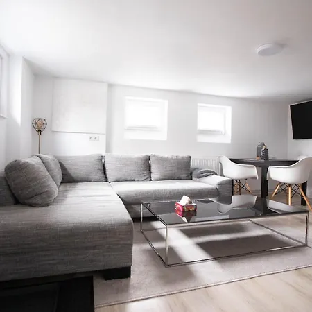 Appartement 80qm - 4 - Private Parking - Keller-basement - Mallibase