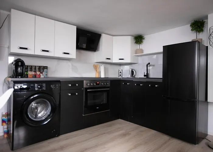 80qm - 4 - Private Parking - Keller-basement - Mallibase