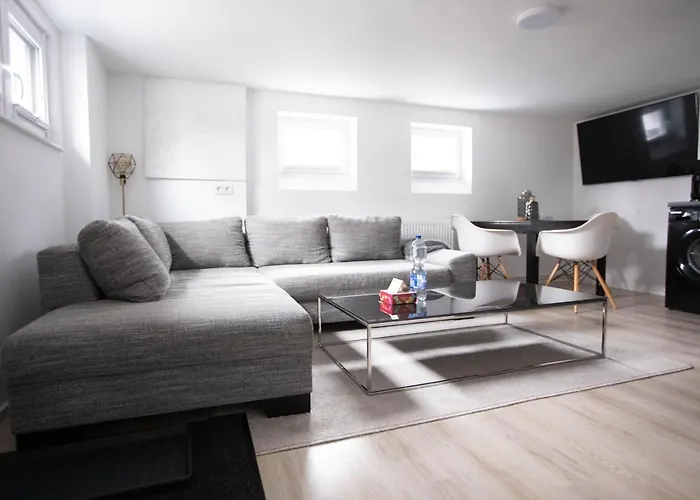 80qm - 4 - Private Parking - Keller-basement - Mallibase Apartment Hannover