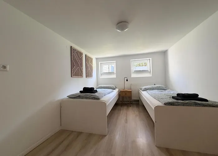 80qm - 4 - Private Parking - Keller-basement - Mallibase Hannover