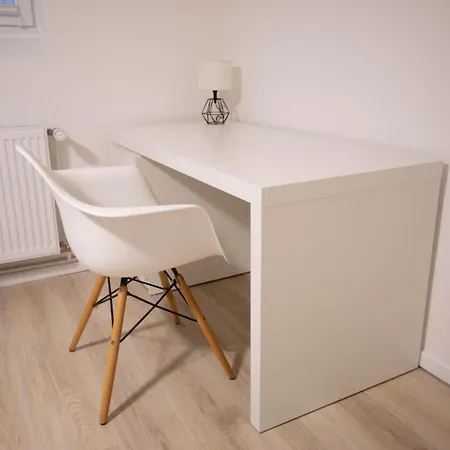80qm - 4 - Private Parking - Keller-basement - Mallibase Apartment *
