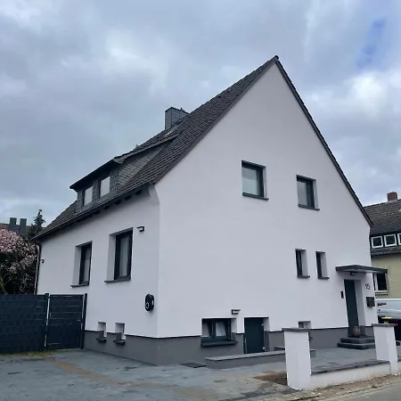 80qm - 4 - Private Parking - Keller-basement - Mallibase Apartment *